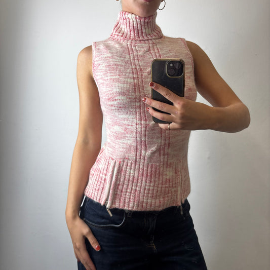 knit top with zip detail