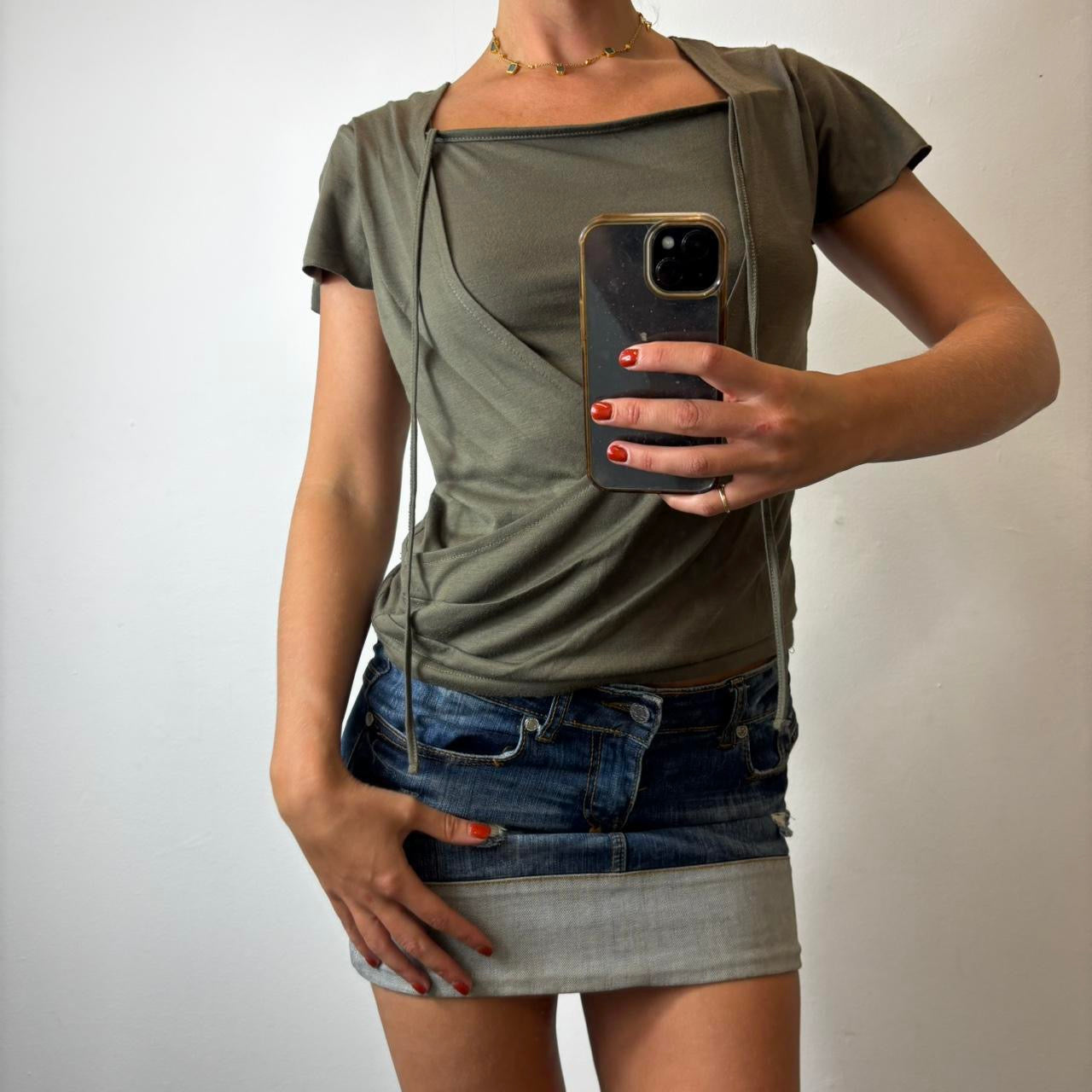 khaki top
